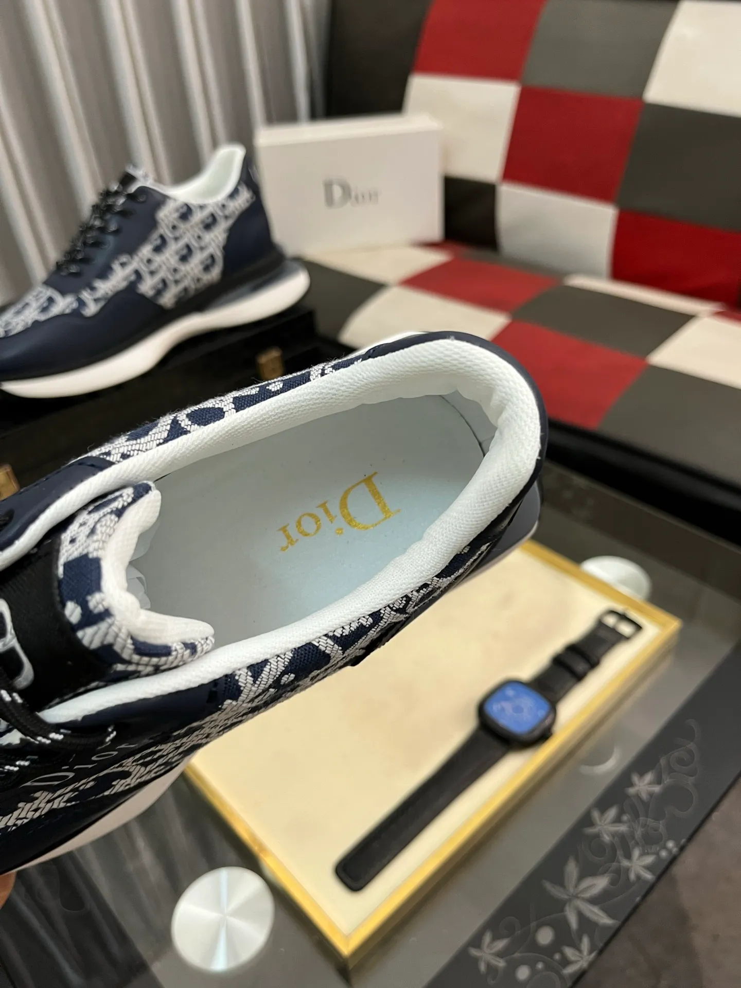 Men's Men's Shoes💰458⌚️⌚️Dior unique modern style sneakers. Counter purchasing 🏃casual leather shoes😍😍 original cowhide leather imported from Italy (refuses to discolor and grind feet) soles: original soles specially provided by the original factory, super cool😍 lace up and walk with wind👍 style design ⚠️ super comfortable and wear-resistant original soles. Just like shooting the real thing 🎬The real thing is better Code number: 38-443️⃣Colors available